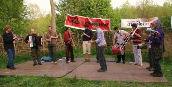 Les Taupes qui Boivent du Lait